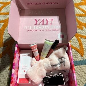 Mary Kay Beauty Box Set